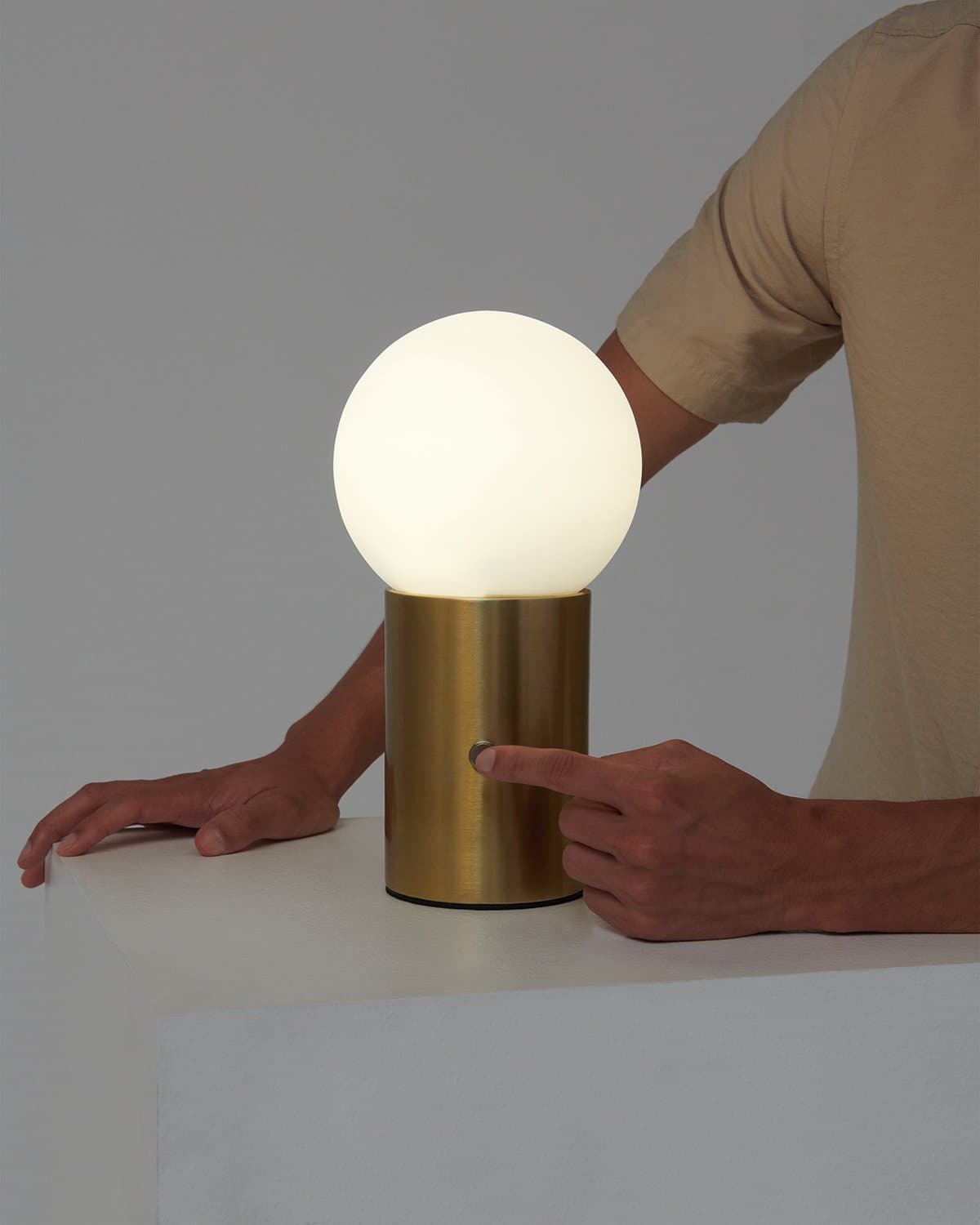 Brightech Kai brass table lamp with frosted glass globe, gallery image 5