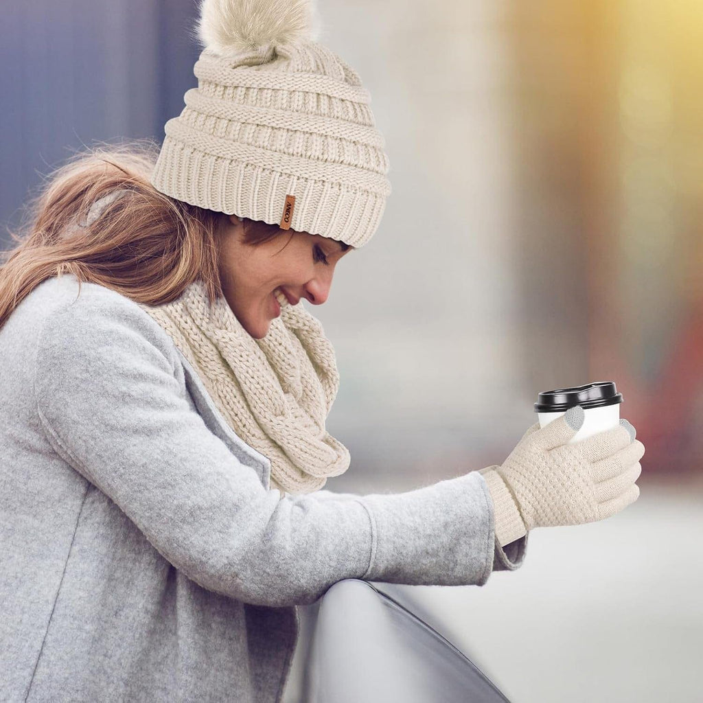 Pom-pom beanie, loop scarf and gloves set – view 7