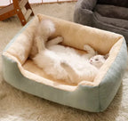 Cushioned round pet bed in Green