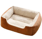 Cushioned round pet bed in Coffee