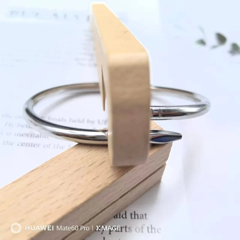 European and American Fashion Hypoallergenic Stainless Steel Couple Jewelry Personalized Light Luxury Nail Bracelet