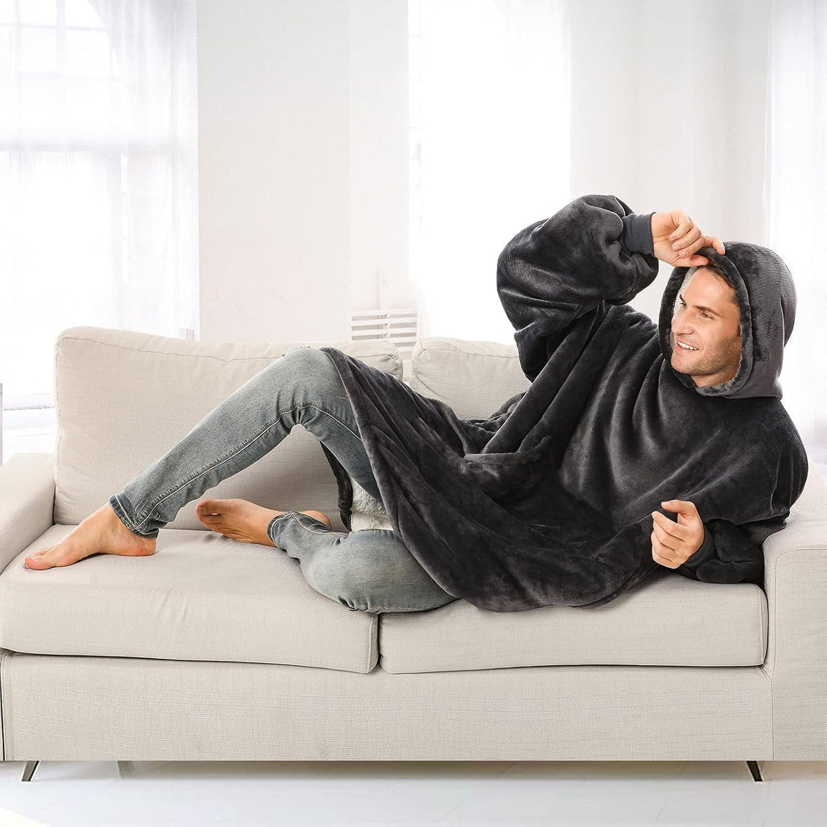 Oversized sherpa wearable blanket hoodie – view 3